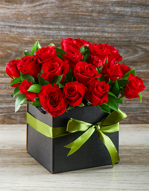 kutuda 15 adet kırmızı güller